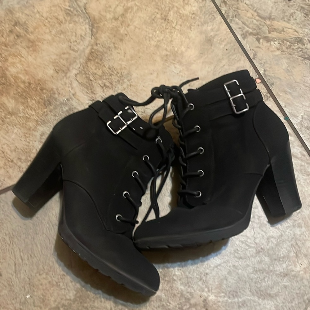 7.5 black high heel booties